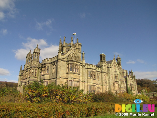 SX09855 Margam Castle